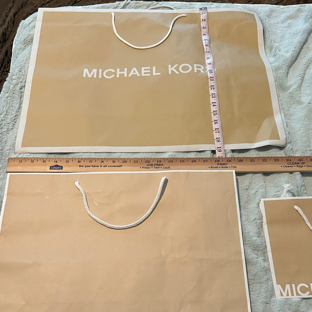 4 Michael Kors Beige & White Gift Bags Plus Box